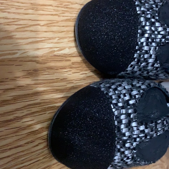 Chanel Tweed T-Strap Pumps, 38.5 - Picture 5 of 7